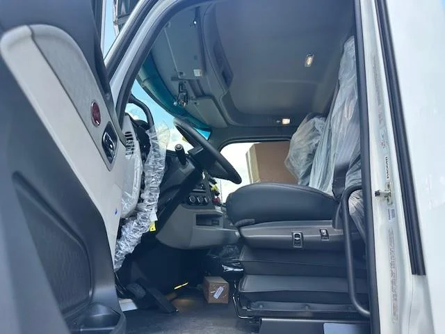 2026 Peterbilt 567 - image 24