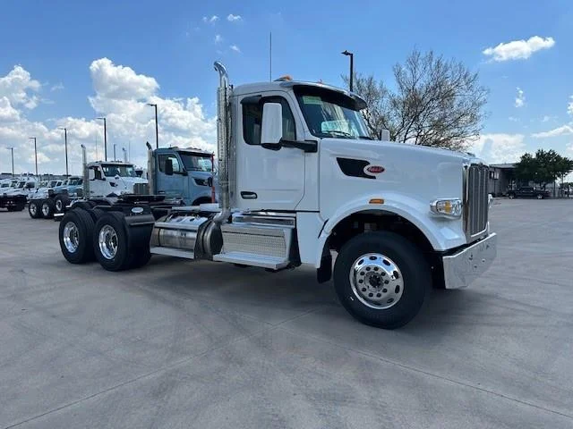 2026 Peterbilt 567 - image 10