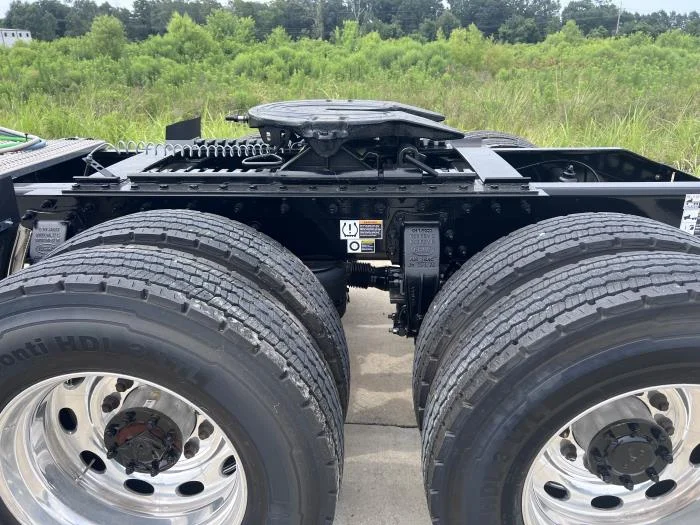 2025 Peterbilt 589 — photo 10
