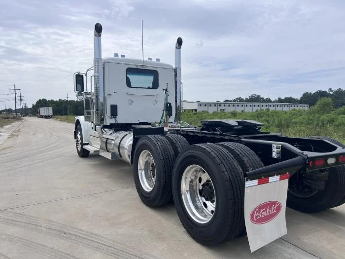 2025 Peterbilt 589 — photo 4