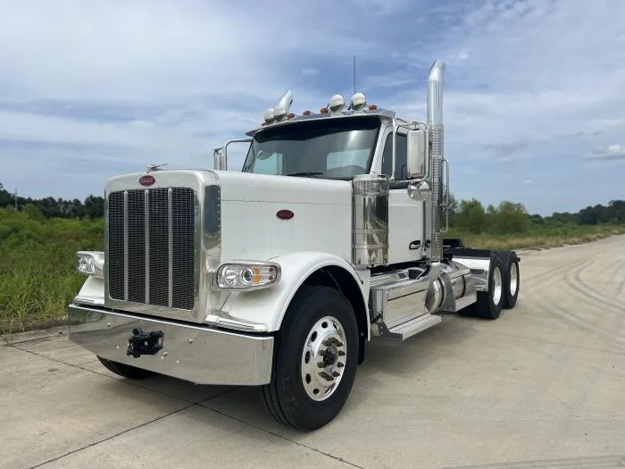 2025 Peterbilt 589 — photo 2