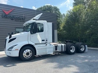 2026 Volvo VNR 640 in ATLANTA (700 & 703), GA — photo 3