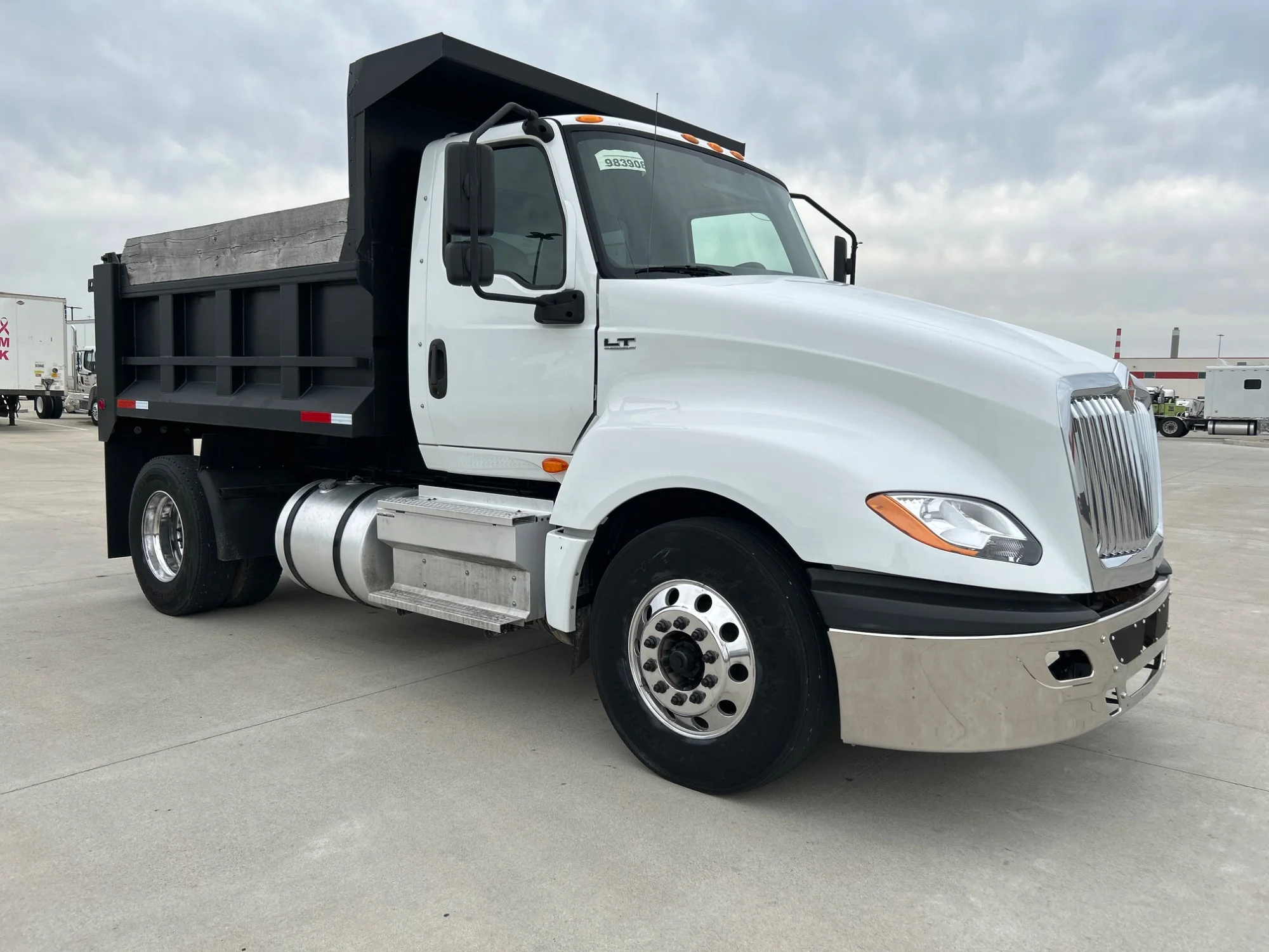 2018 International LT in Lafayette, IN — photo 3