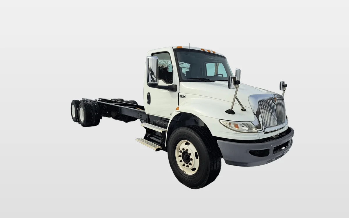 2021 International MV - image 1