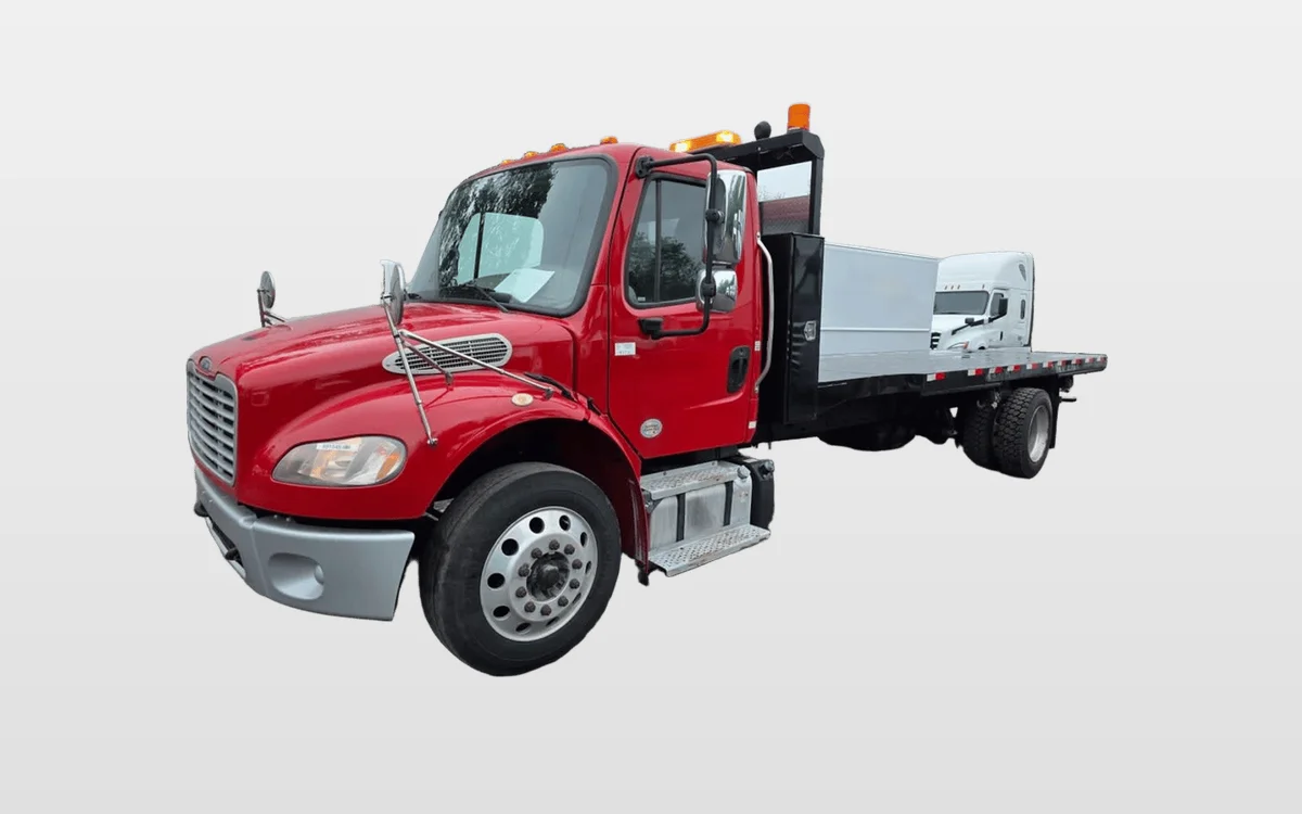 2018 Freightliner M2 106 - image 1
