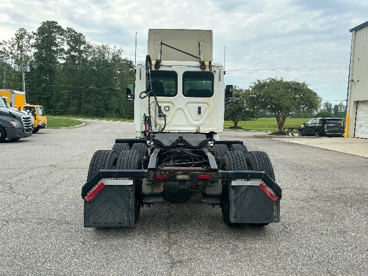 2019 Freightliner Cascadia in Prince George, VA — photo 6
