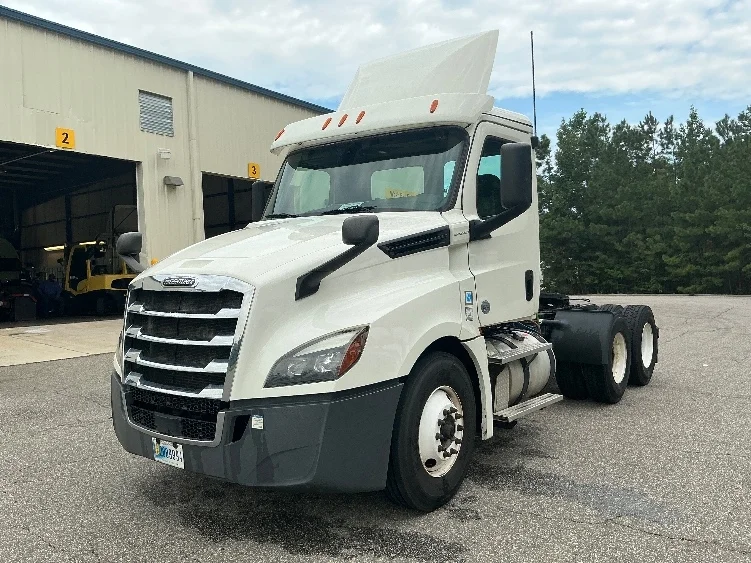 2019 Freightliner Cascadia in Prince George, VA — photo 3