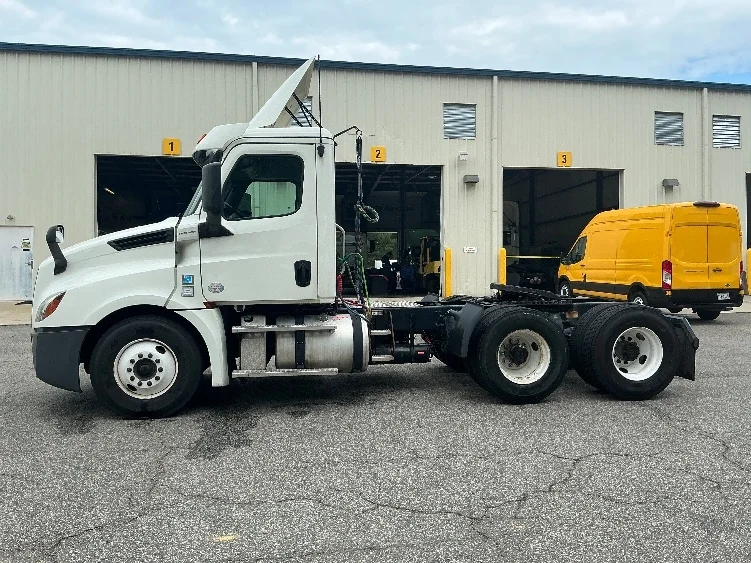 2019 Freightliner Cascadia in Prince George, VA — photo 4