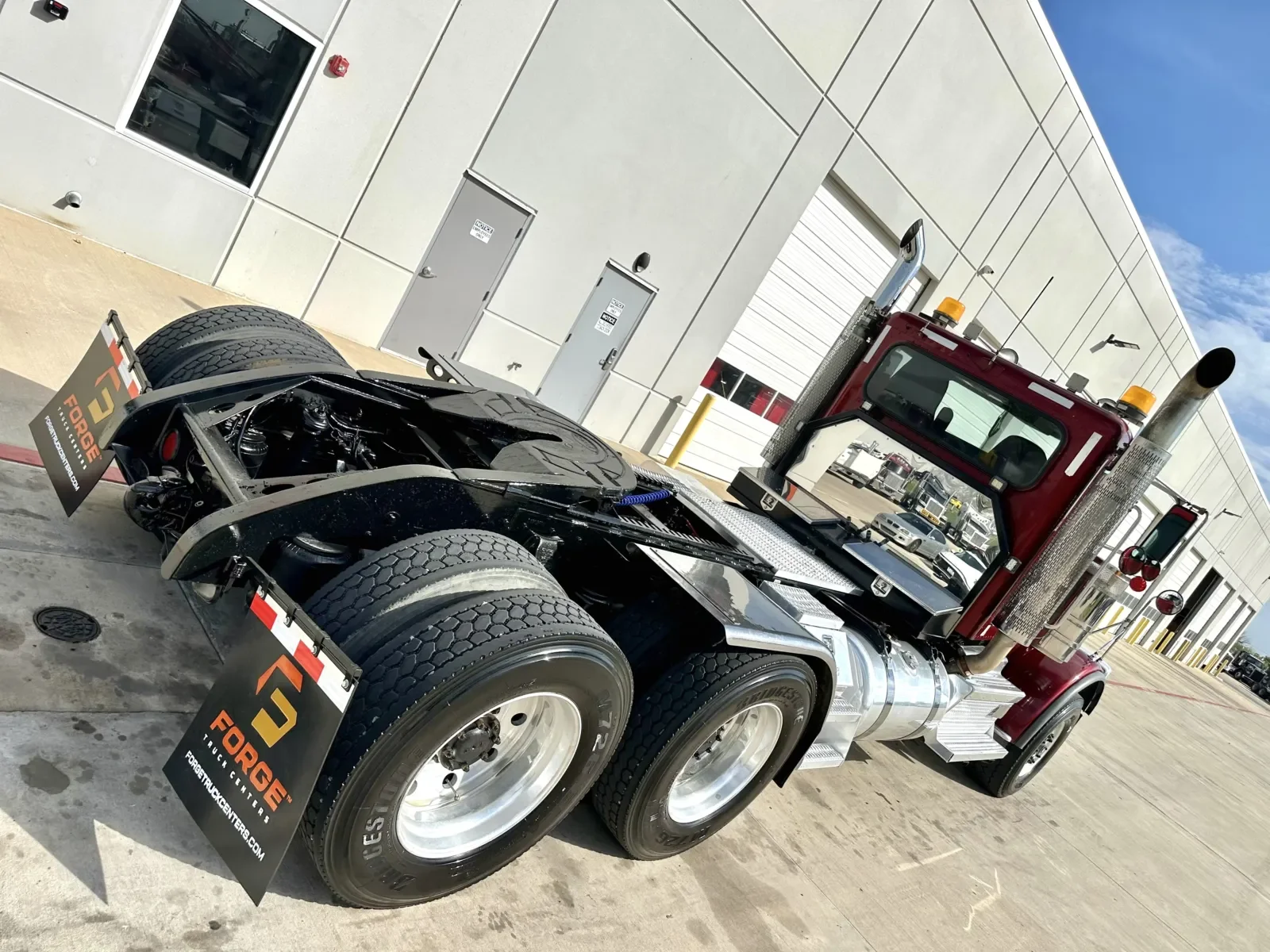 2018 Peterbilt 389 - image 11
