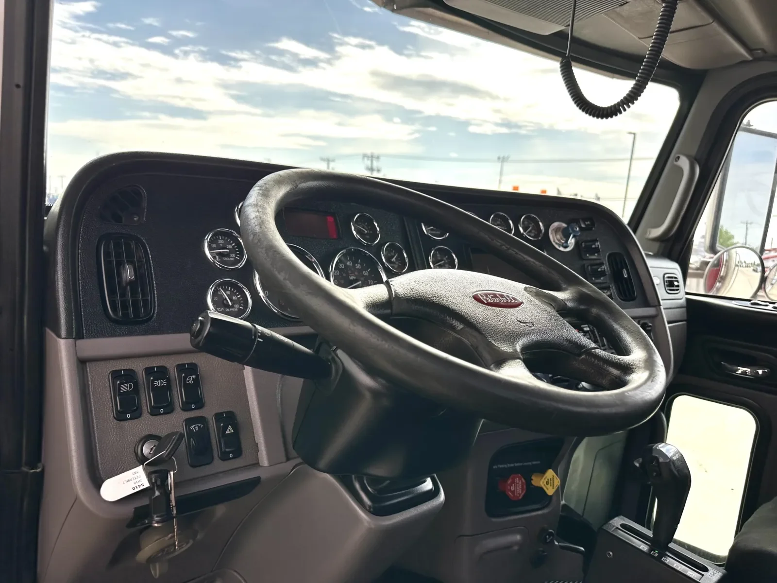 2018 Peterbilt 389 in Hutchins, TX — photo 15