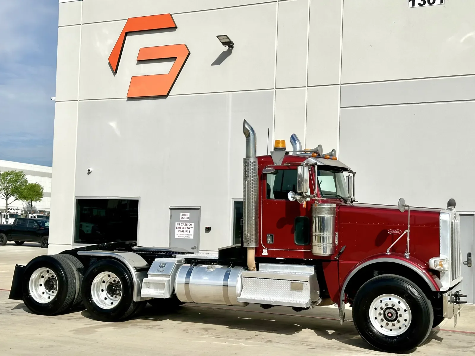 2018 Peterbilt 389 in Hutchins, TX