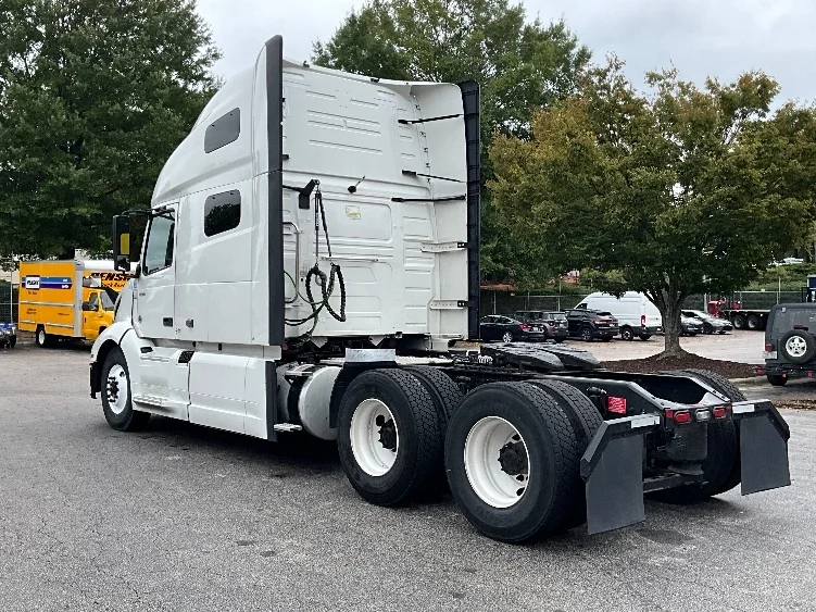 2022 Volvo VNL 760 in Greensboro, NC — photo 5