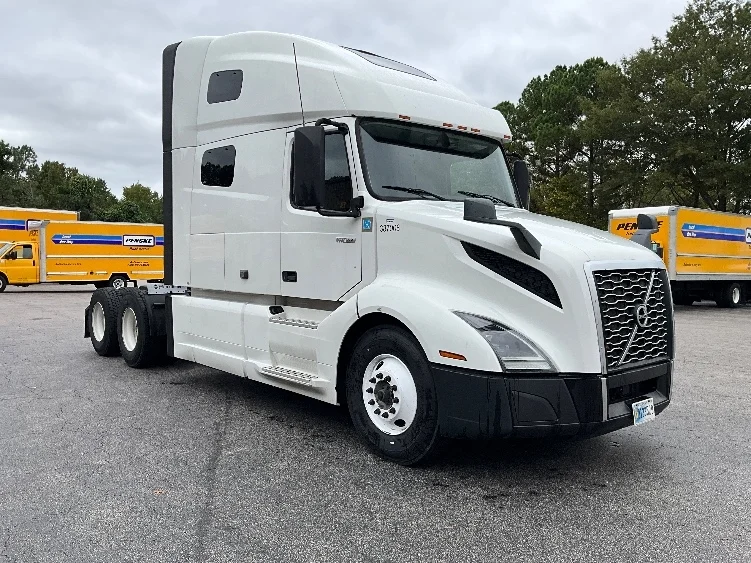 2022 Volvo VNL 760 in Chesapeake, VA