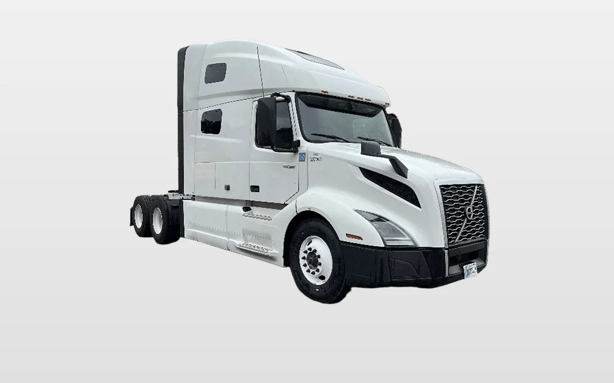 2022 Volvo - image 1