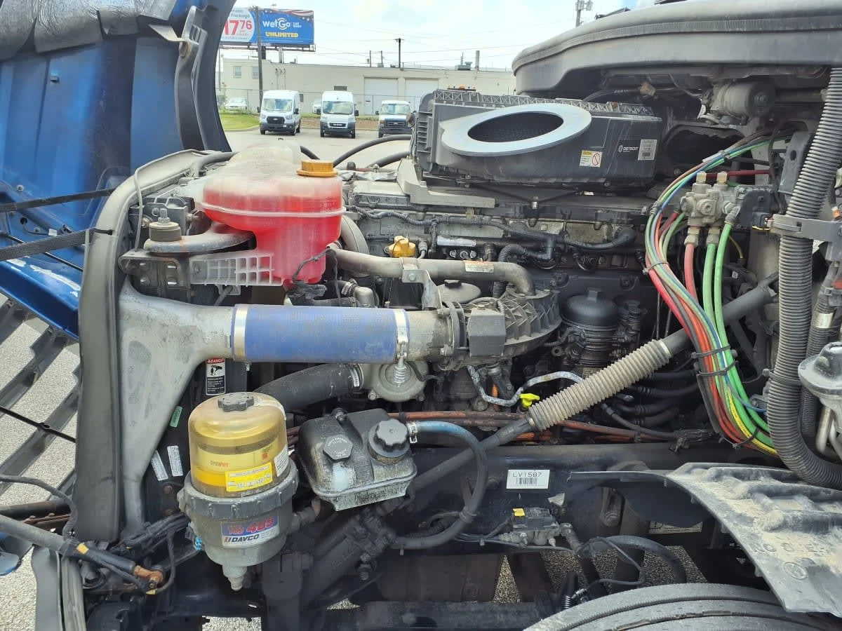 2020 Freightliner Cascadia in Cleveland, OH — photo 9