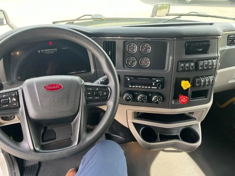 2023 Peterbilt 579 in Richmond, VA — photo 7