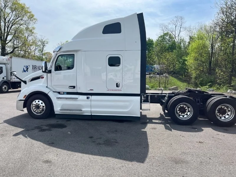 2023 Peterbilt 579 in Richmond, VA — photo 10