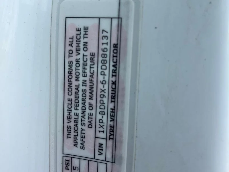 2023 Peterbilt 579 in Richmond, VA — photo 3