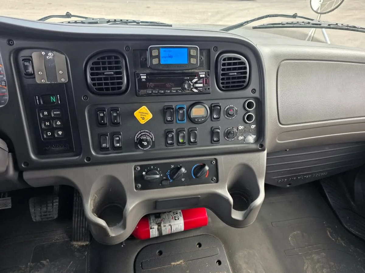 2019 Freightliner M2 106 - image 11