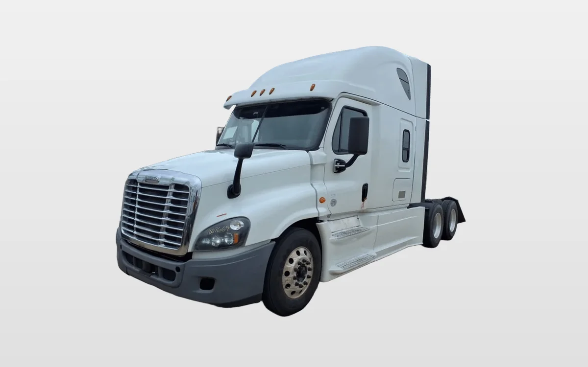 2019 Freightliner Cascadia - image 1