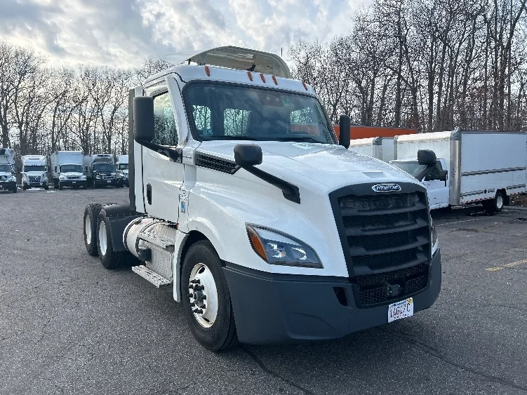 2021 Freightliner Cascadia in Braintree, MA