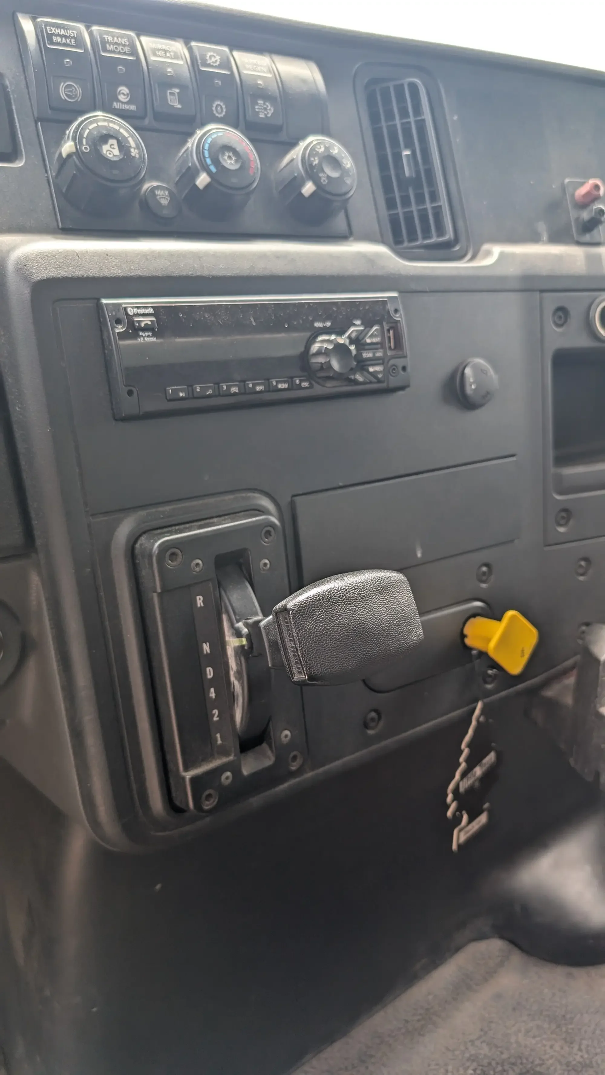 2019 International MV - image 6