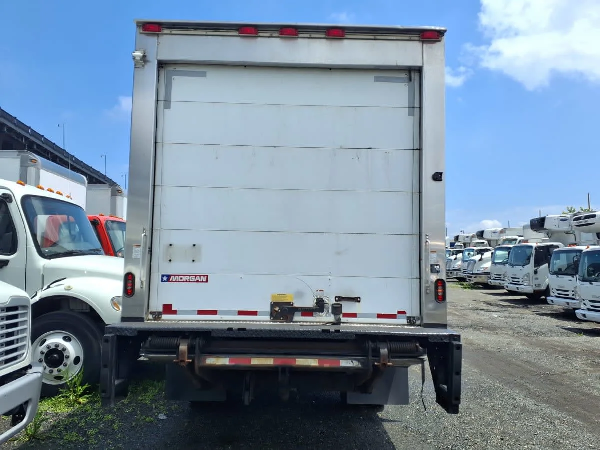 2018 Isuzu NRR - image 5