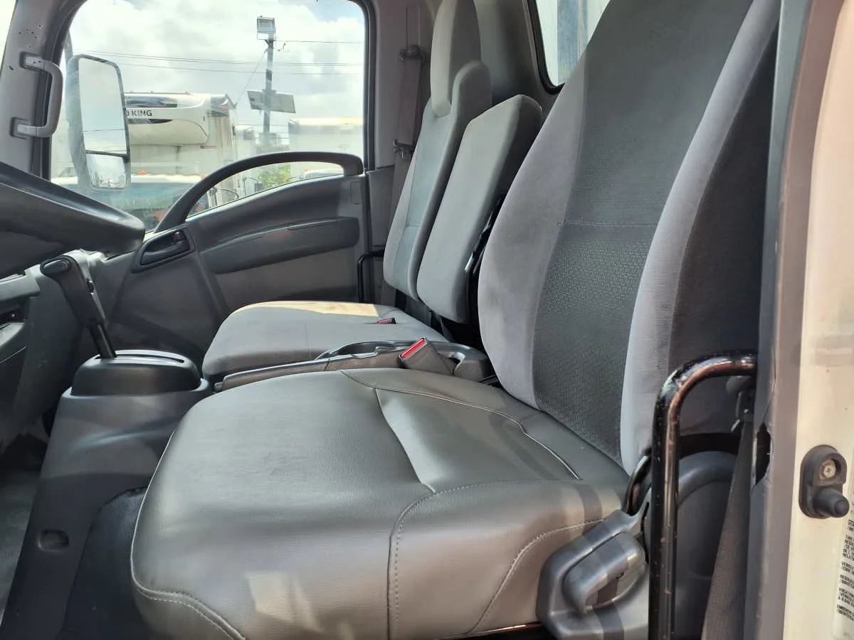 2018 Isuzu NRR - image 7