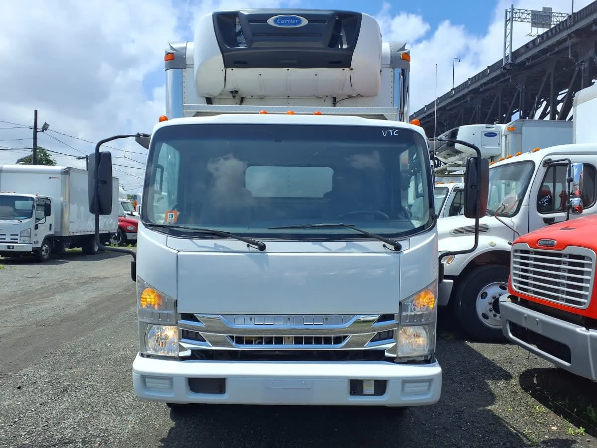 2018 Isuzu NRR - image 2