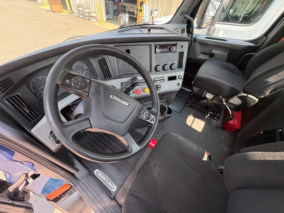 2021 Freightliner in Ashland, VA — photo 7