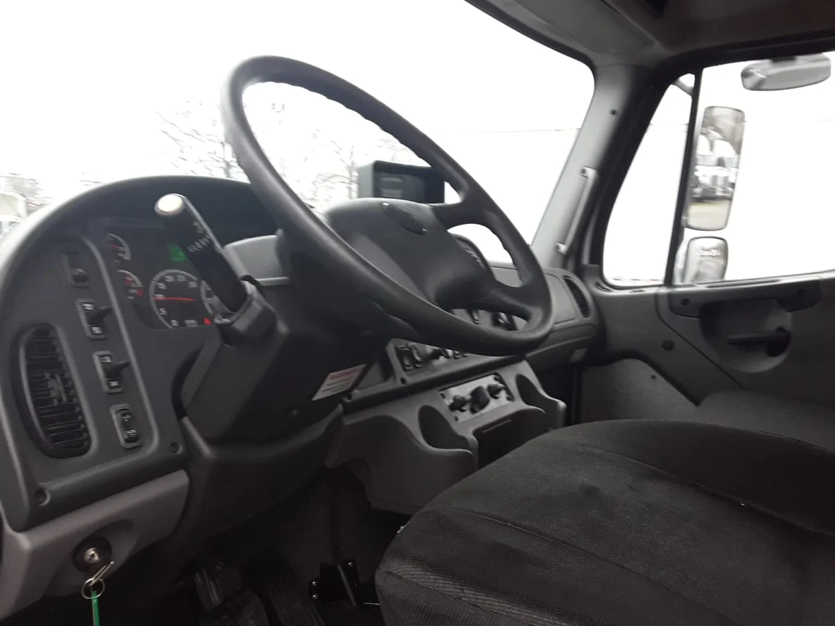 2018 Freightliner M2 106 - image 10