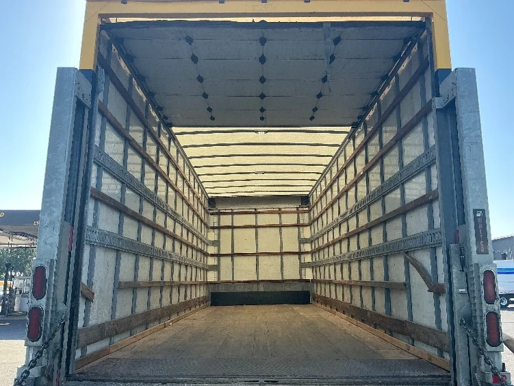 2019 Freightliner eM2 in Morrisville, NC — photo 8