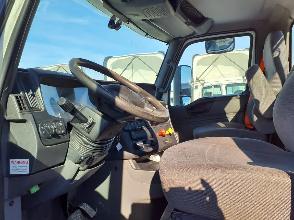 2019 International LT in Indianapolis, IN — photo 7