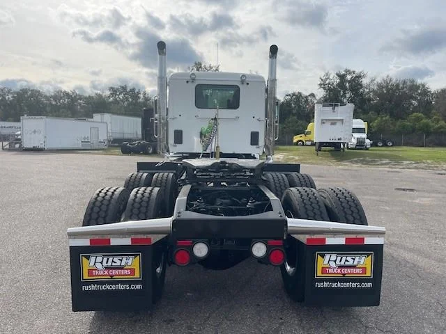 2026 Peterbilt 567 - image 9