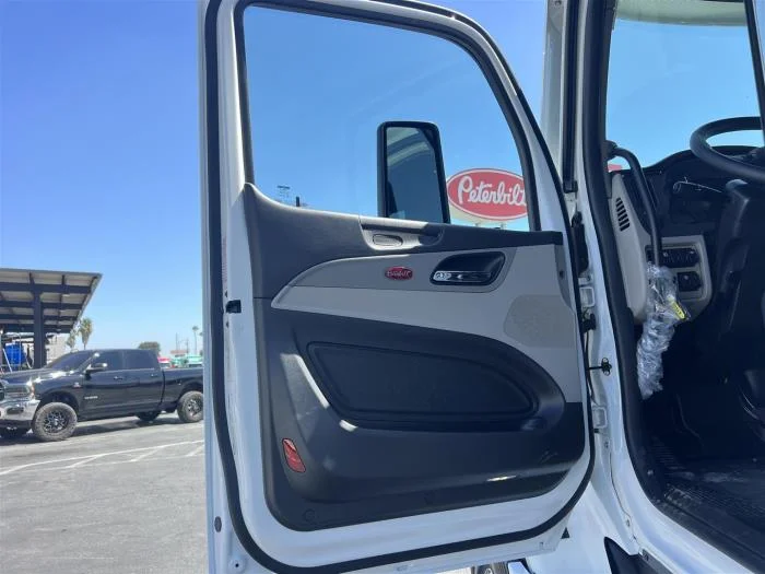 2027 Peterbilt 579 in Sylmar, CA — photo 14