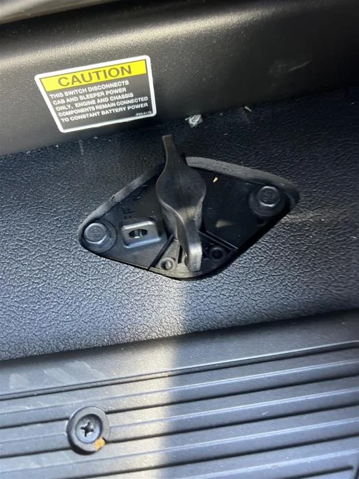 2027 Peterbilt 579 in Sylmar, CA — photo 16