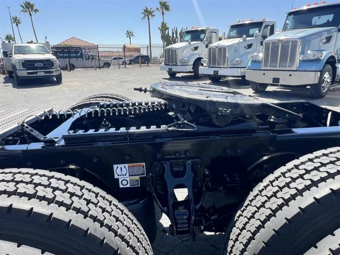 2027 Peterbilt 579 in Sylmar, CA — photo 10