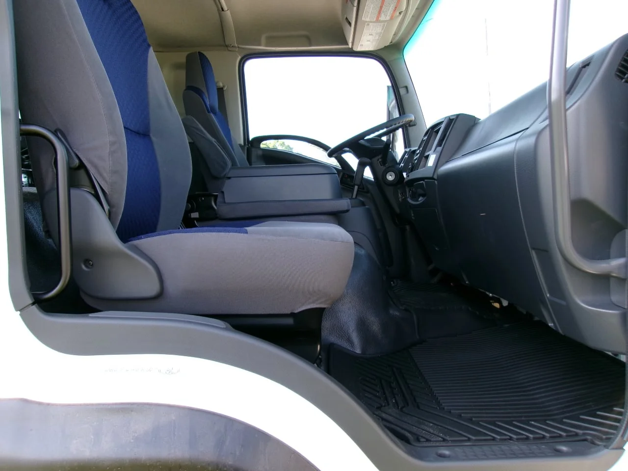 2026 Isuzu FTR in Muncie, IN — photo 7