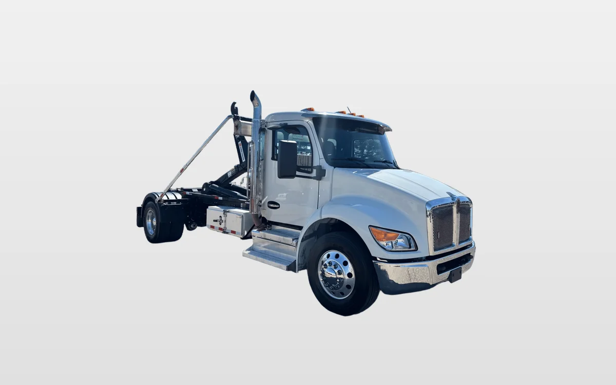 2025 Kenworth T280 - image 1
