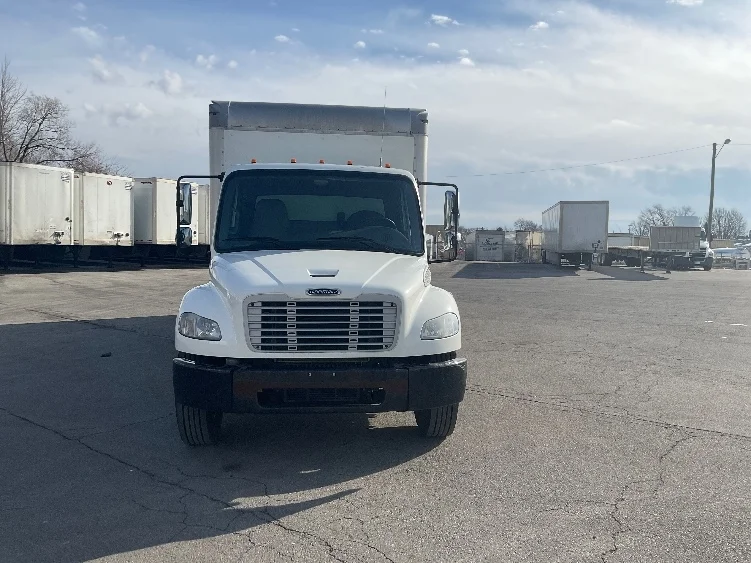 2019 Freightliner M2 106 - image 2