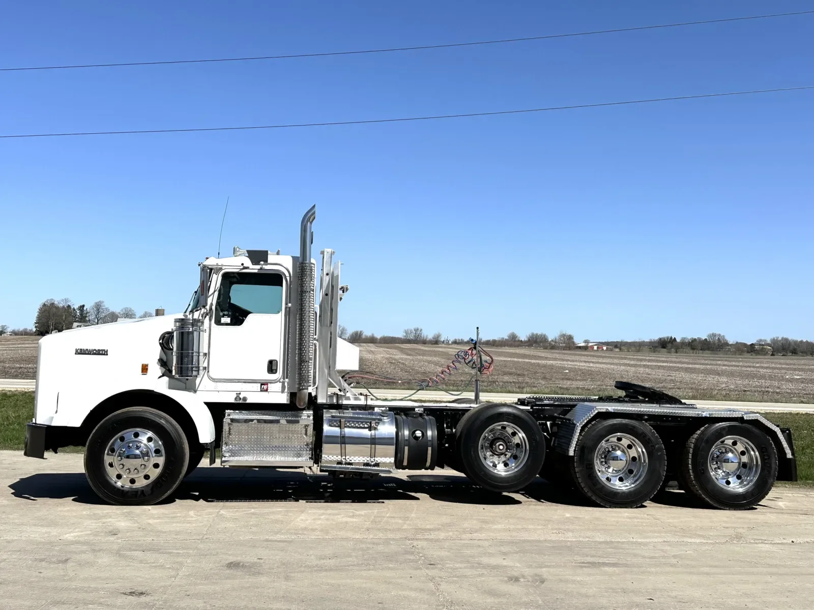 2011 Kenworth T800 - image 4