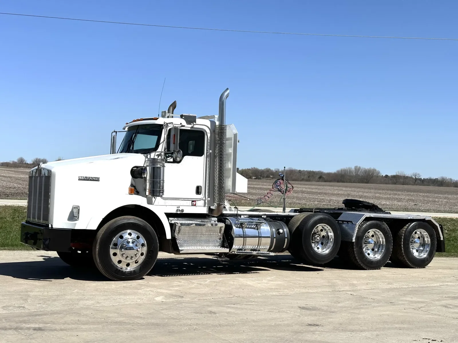2011 Kenworth T800 - image 2