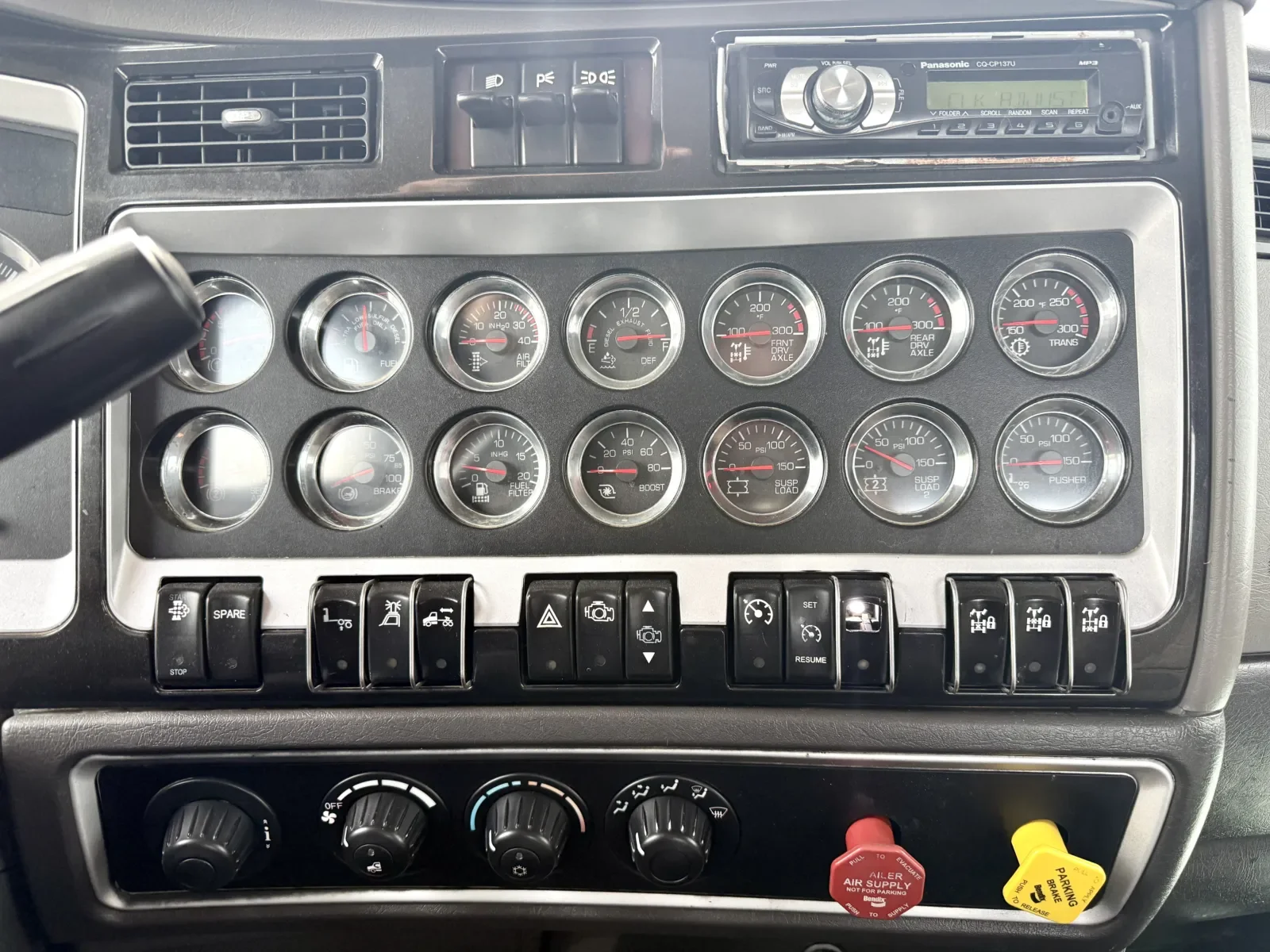 2011 Kenworth T800 in New Lenox, IL — photo 18