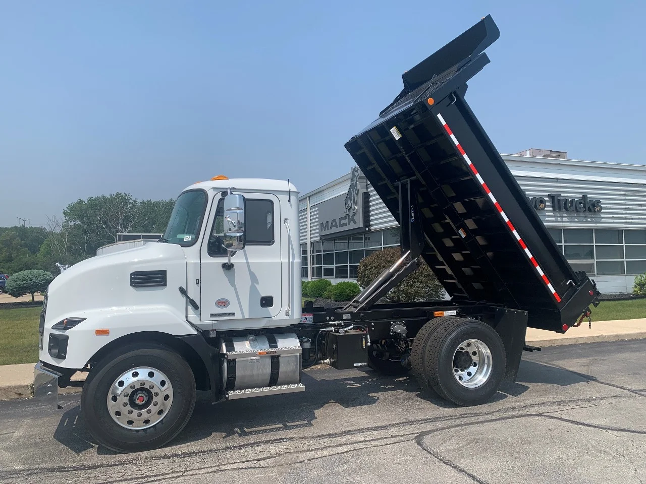 2026 Mack in Summit, IL — photo 10