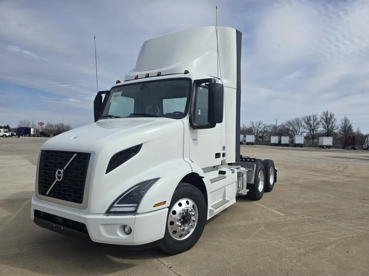 2026 Volvo VNR 640