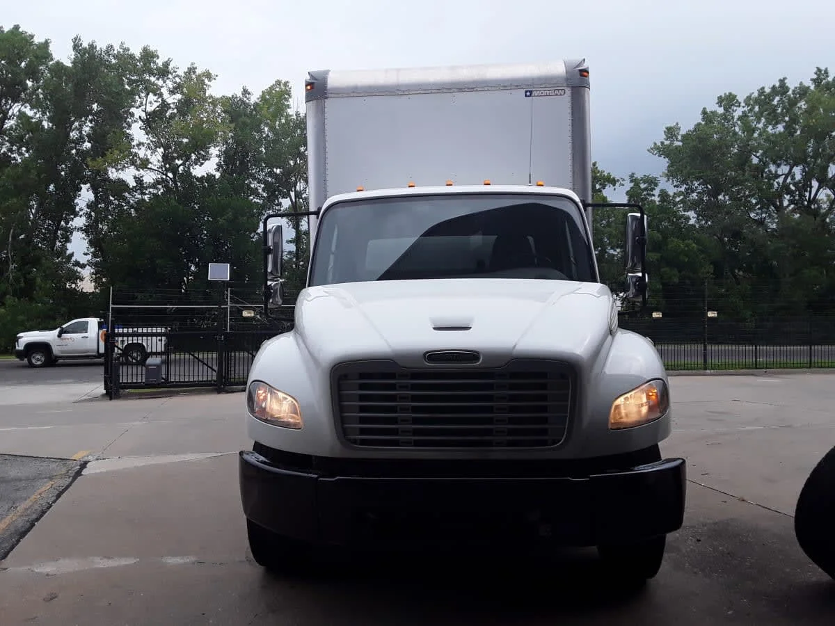 2019 Freightliner M2 106 in Kansas City, MO — photo 2