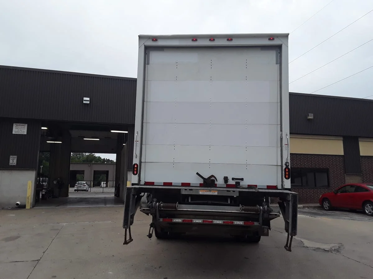 2019 Freightliner M2 106 in Kansas City, MO — photo 5