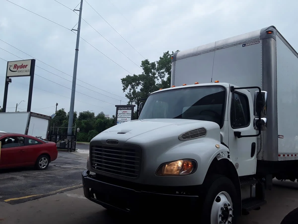 2019 Freightliner M2 106 in Kansas City, MO — photo 10