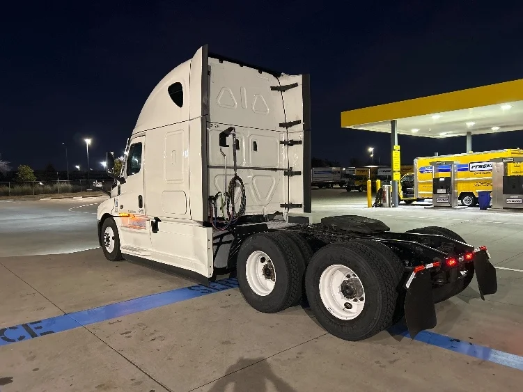 2022 Freightliner Cascadia in Fort Worth, TX — photo 5