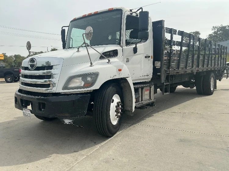 2018 Hino 268 in Fontana, CA — photo 3